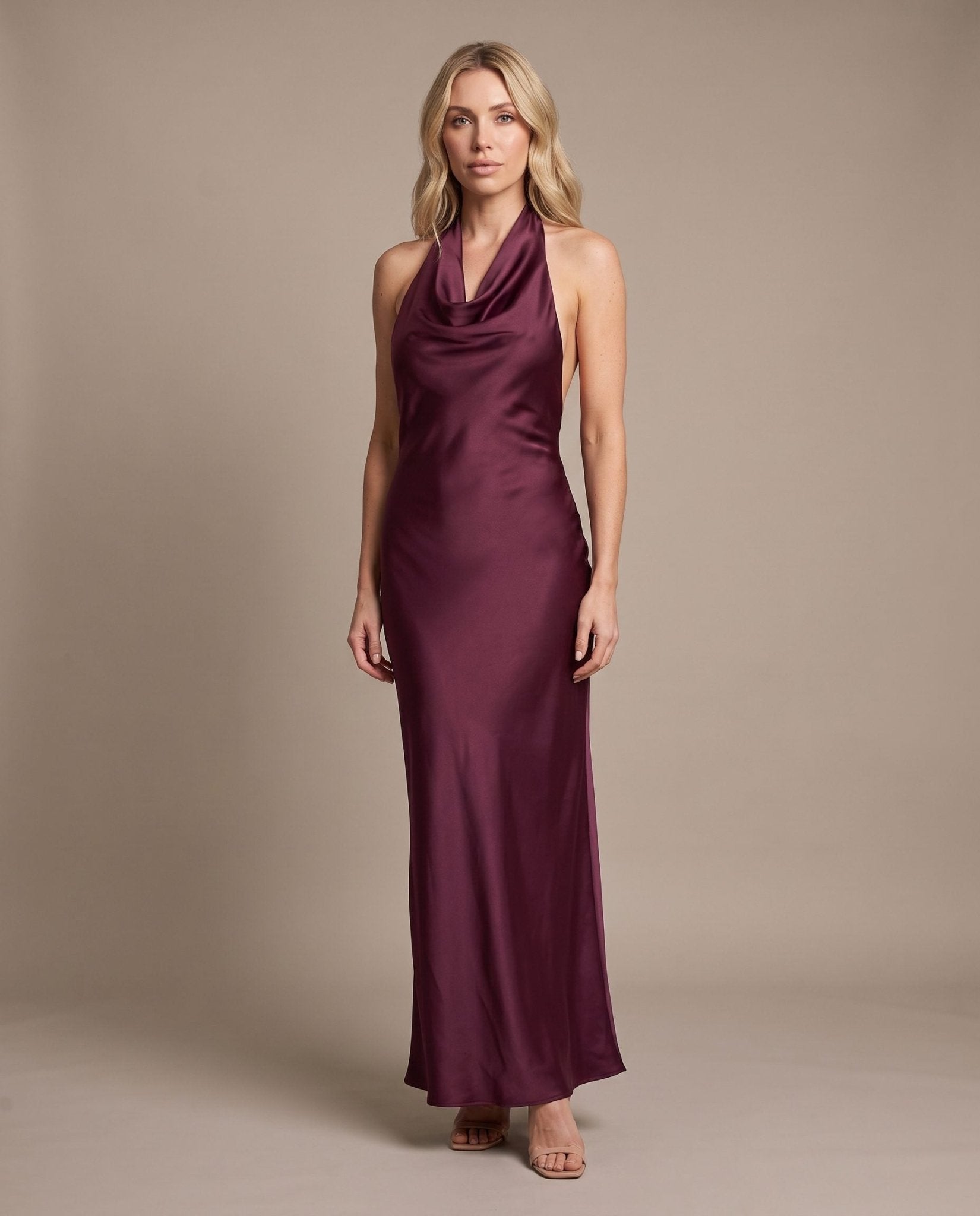 Vestito lungo halter in raso con schiena scoperta AZURE Immagine secondaria del prodotto