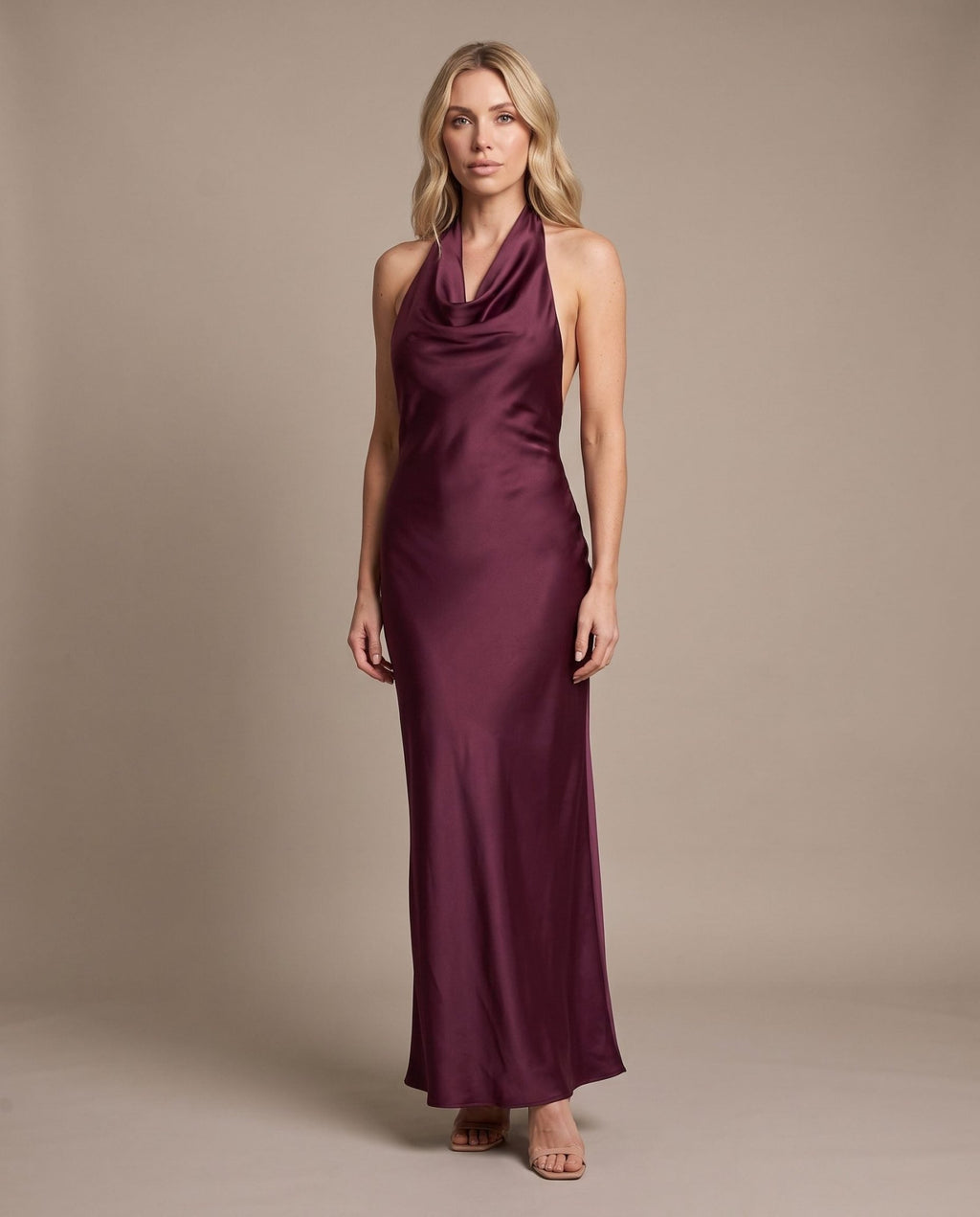 Vestito lungo halter in raso con schiena scoperta AZURE - Follie by Alice