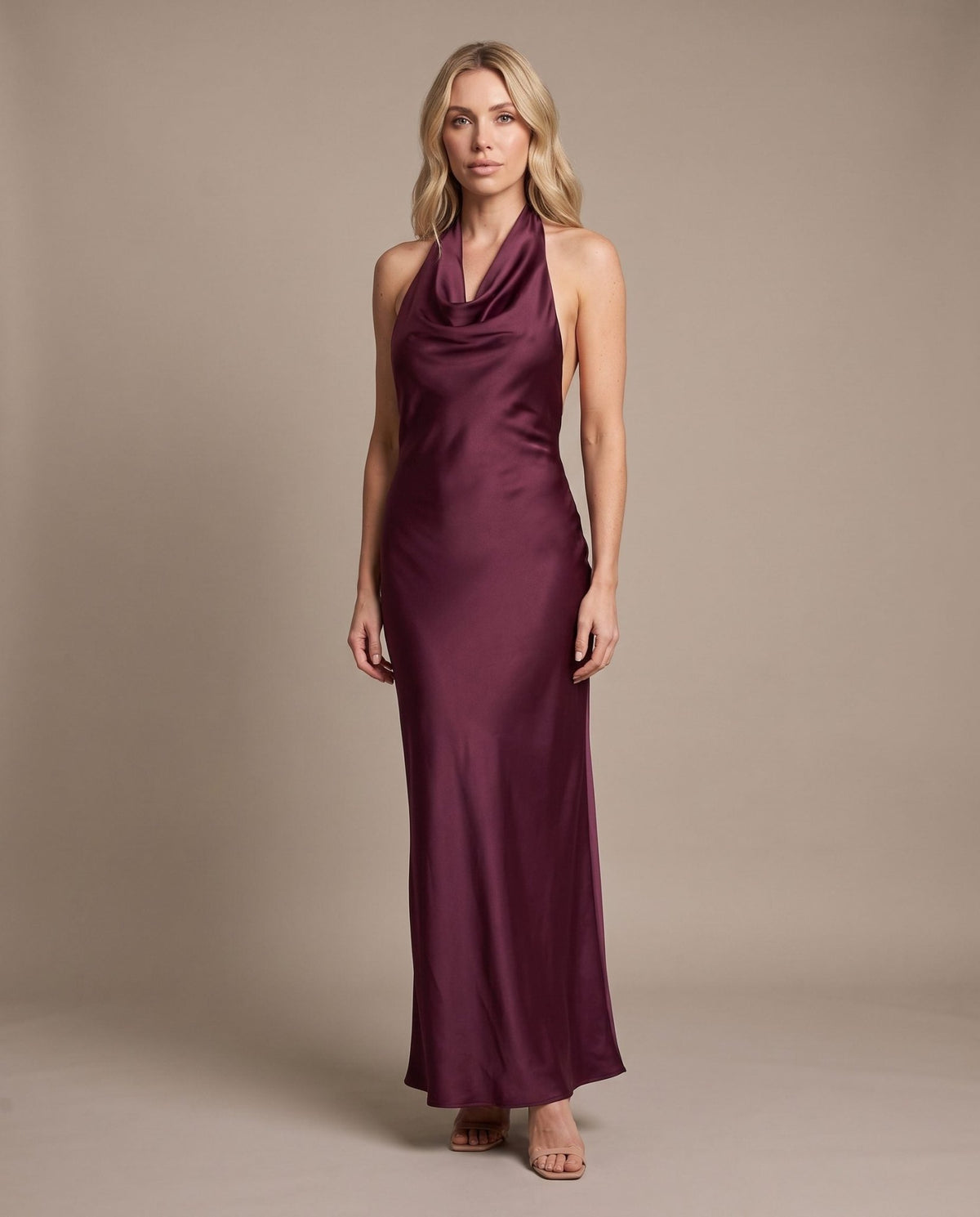 Vestito lungo halter in raso con schiena scoperta AZURE - Follie by Alice