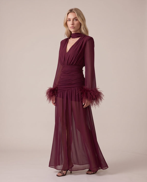 Vestito lungo in chiffon bordato di piume ODILE - Follie by Alice