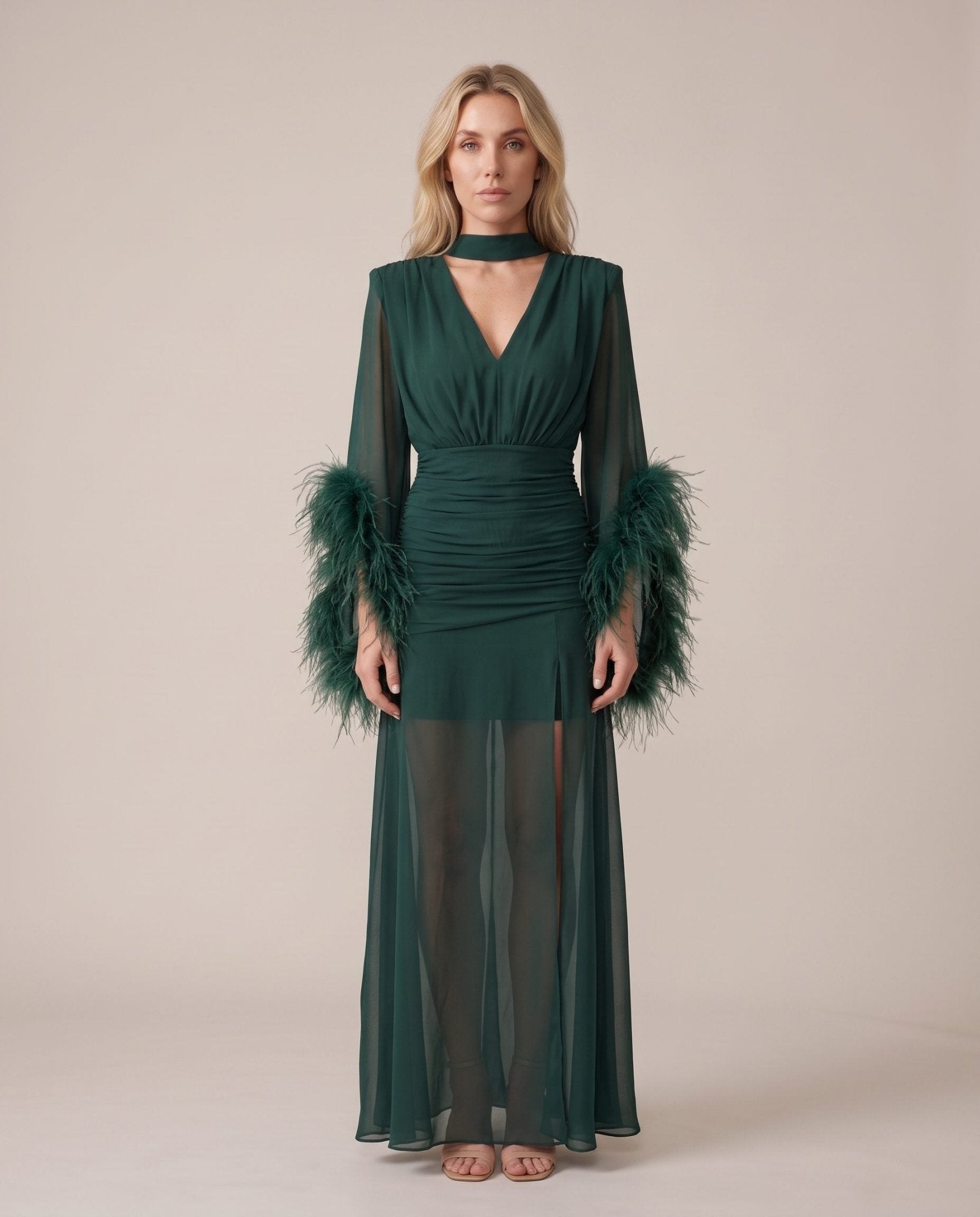 Vestito lungo in chiffon bordato di piume ODILE - Follie by Alice Immagine secondaria del prodotto