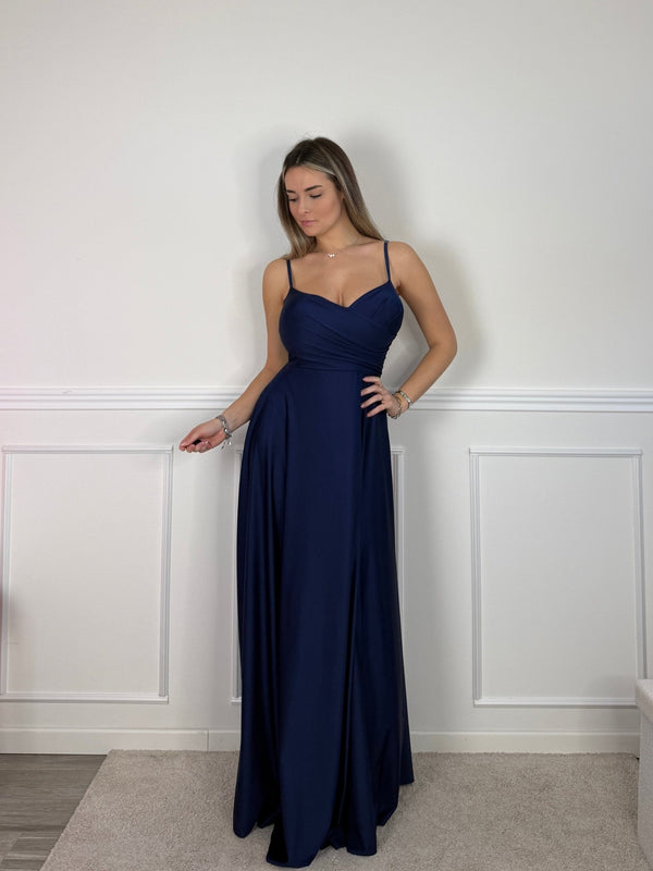 Vestito lungo in raso con drappeggio e gonna ampia con spacco - Follie by Alice