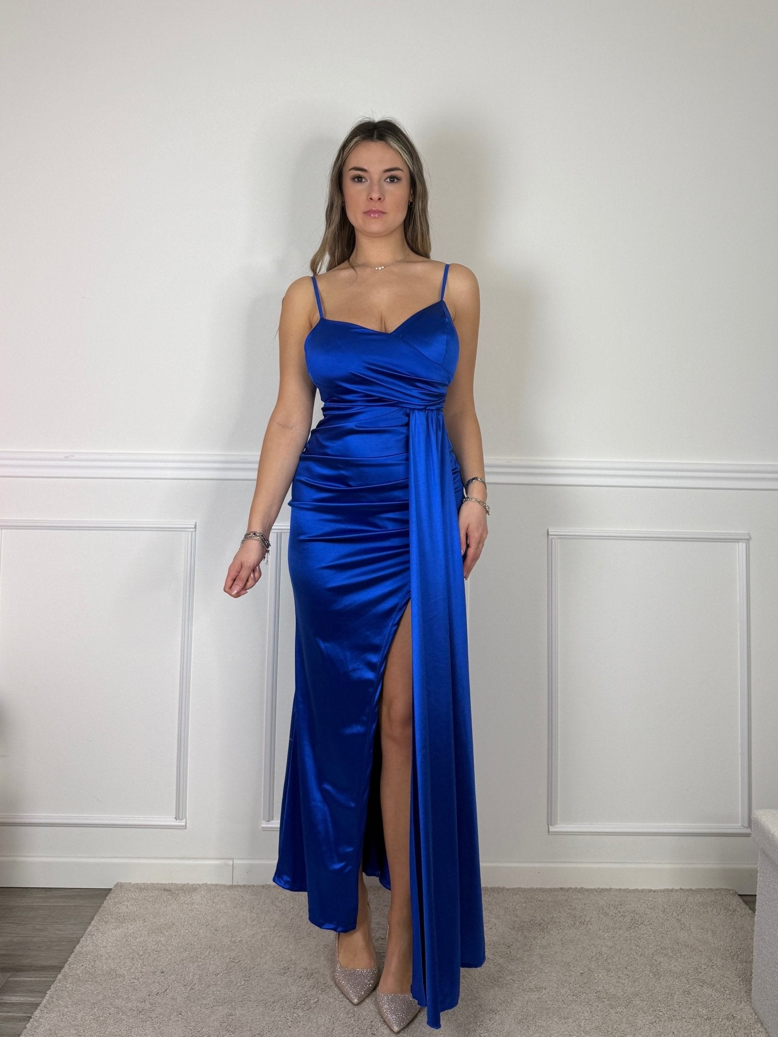 Vestito lungo in raso con drappeggio e spacco - Follie by Alice