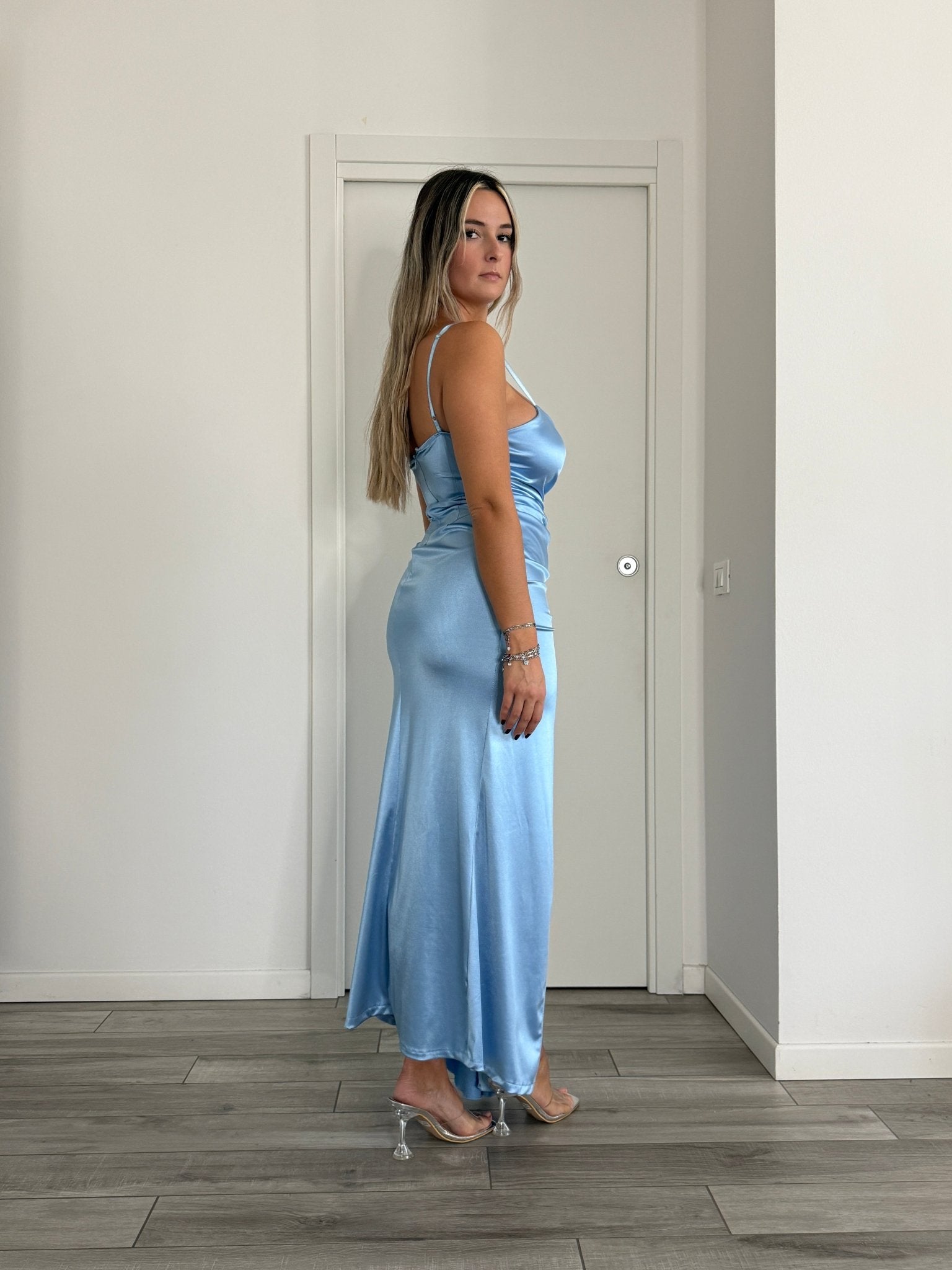 Vestito lungo in raso con drappeggio e spacco - Follie by Alice