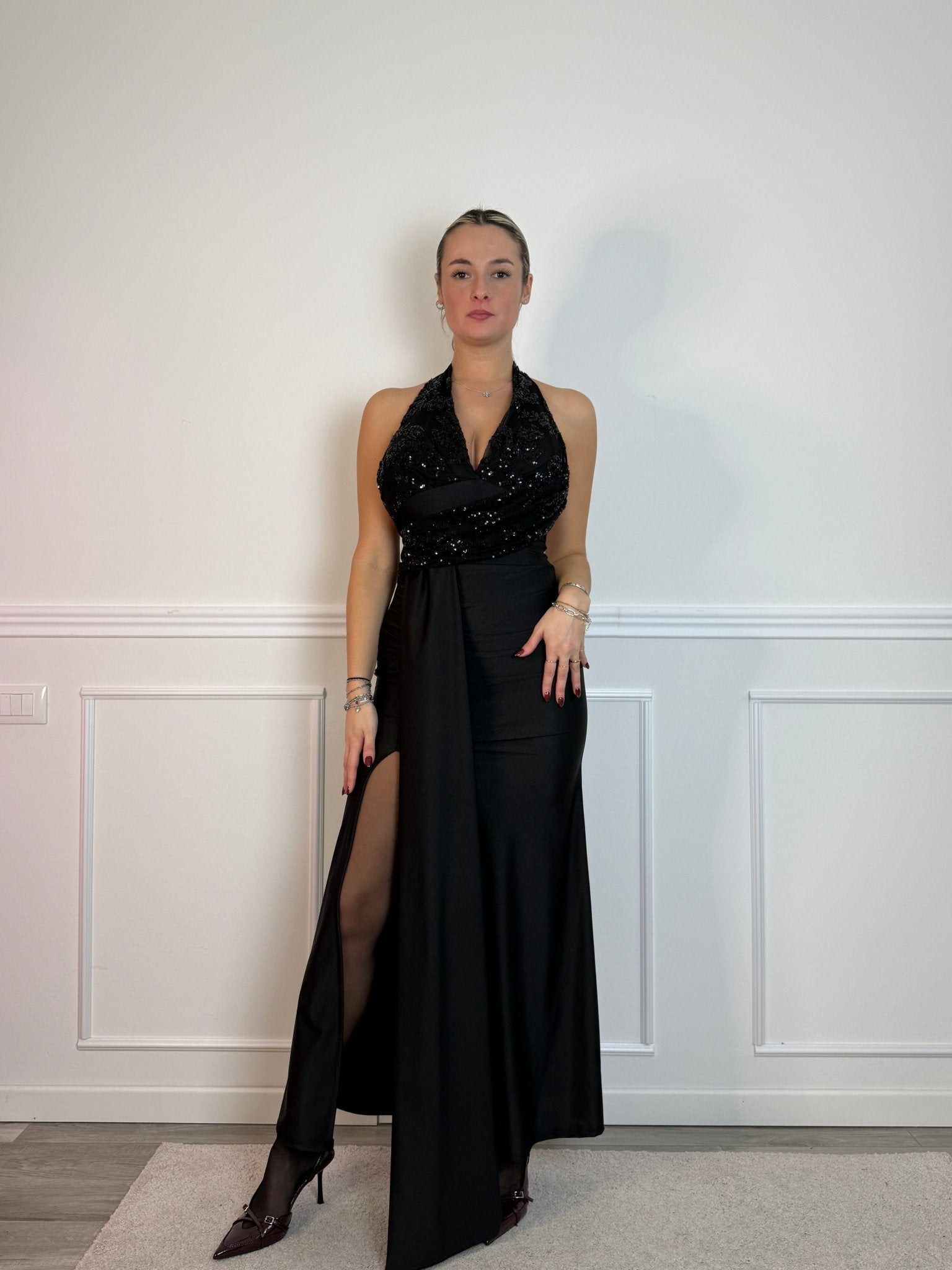 Vestito lungo in raso con fusciacca e corpetto in tulle con paillettes - Follie by Alice