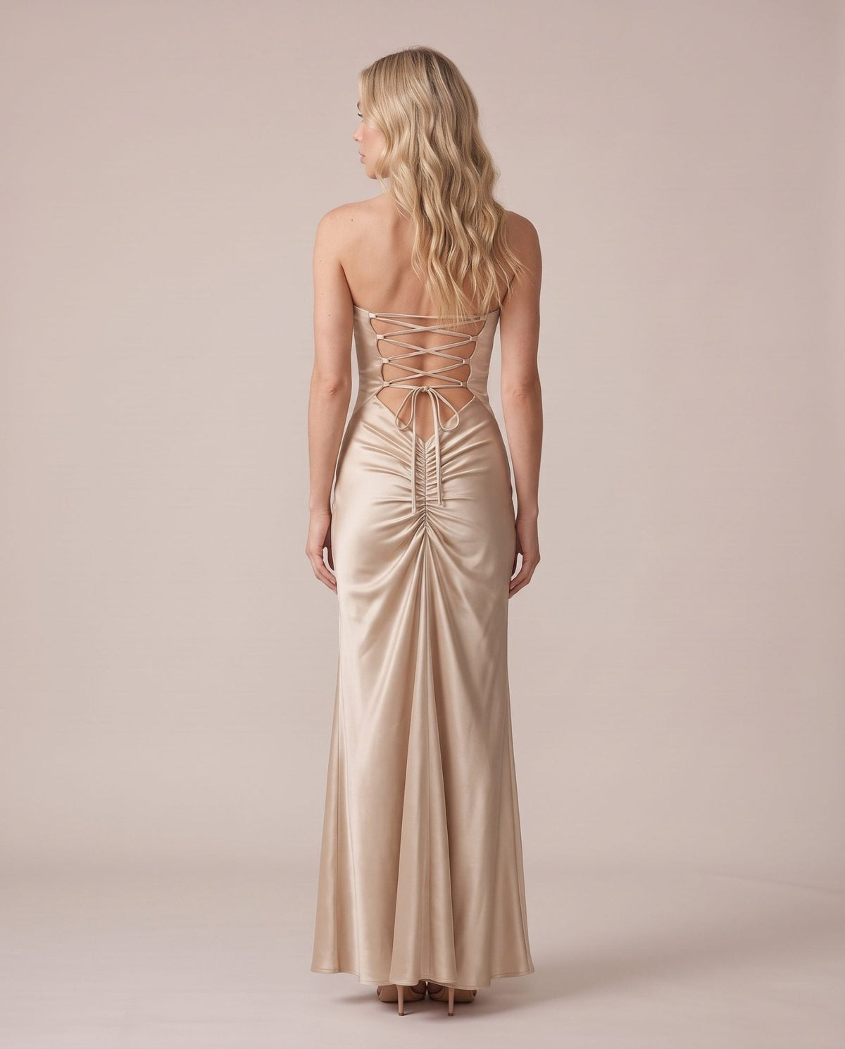 Vestito lungo in raso con schiena ad allacciatura incrociata CELESTE - Follie by Alice