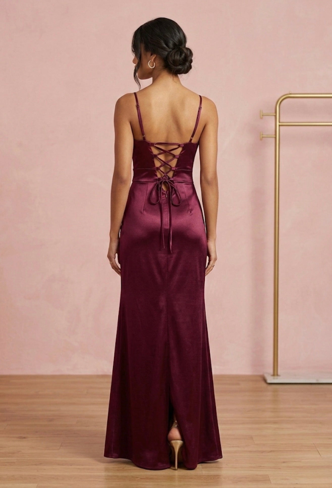 Vestito lungo in raso con scollo a cuore e spacco - Follie by Alice