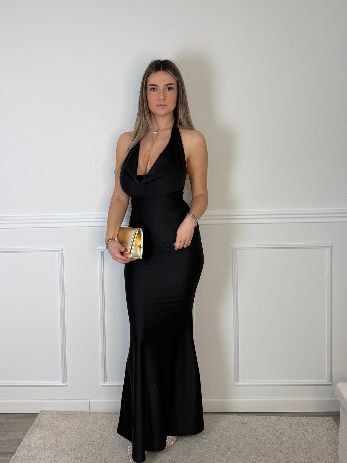 Vestito lungo in raso con scollo drappeggiato e schiena scoperta - Follie by Alice