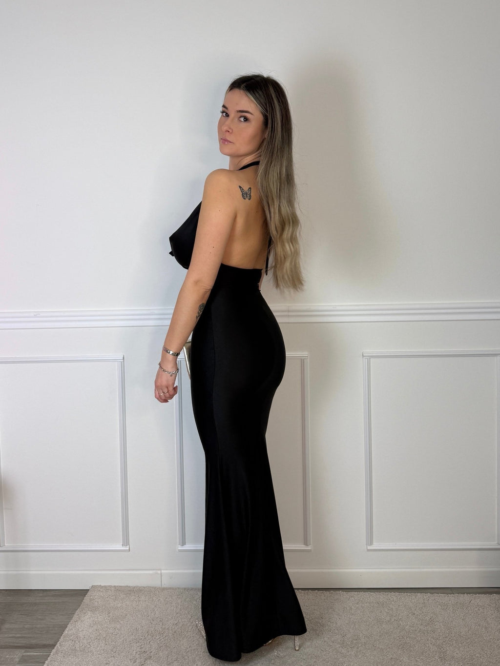 Vestito lungo in raso con scollo drappeggiato e schiena scoperta - Follie by Alice