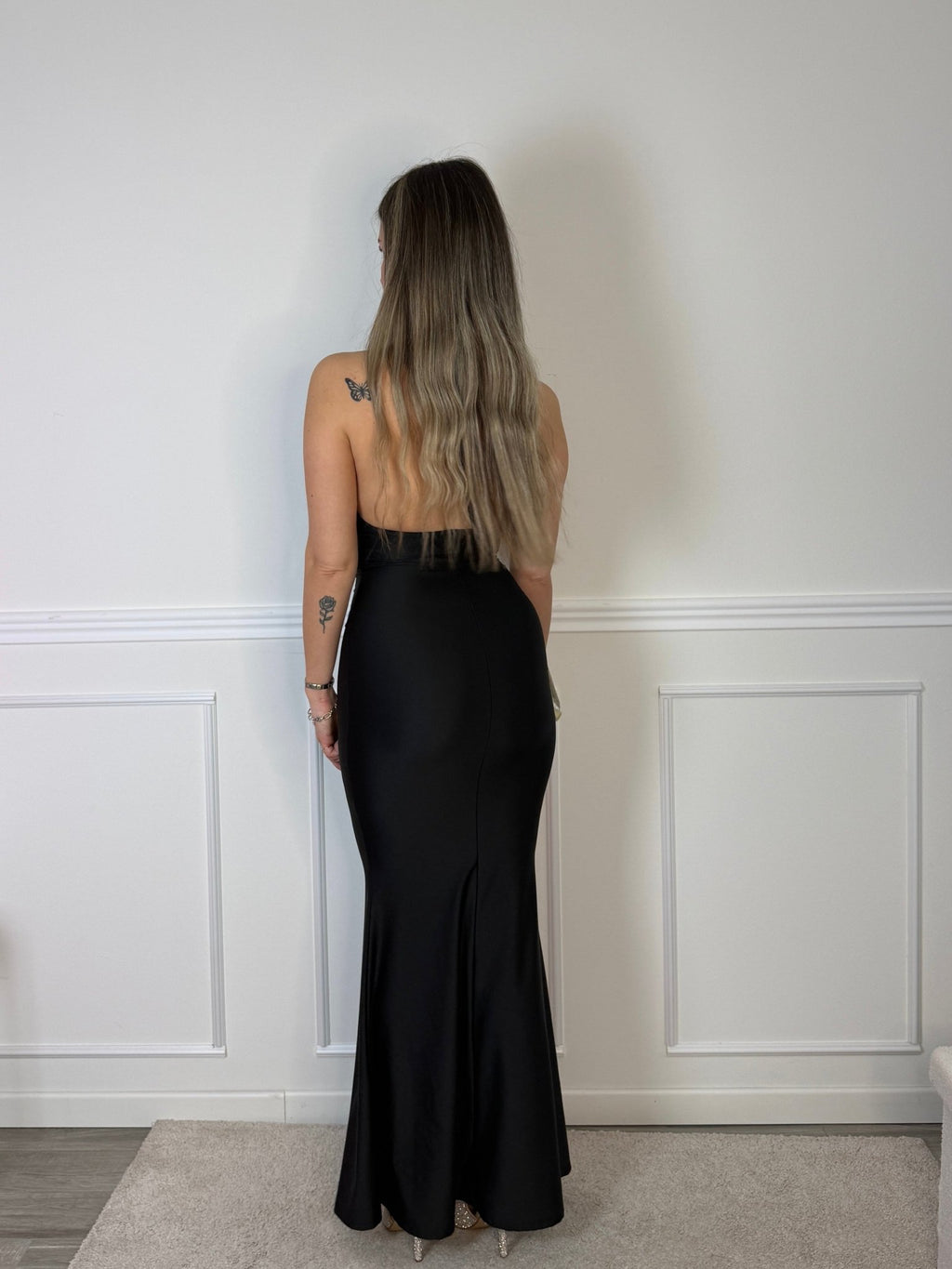 Vestito lungo in raso con scollo drappeggiato e schiena scoperta - Follie by Alice