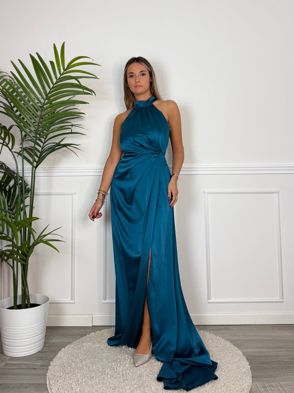 Vestito lungo in raso con spacco KRISTAL - Follie by Alice