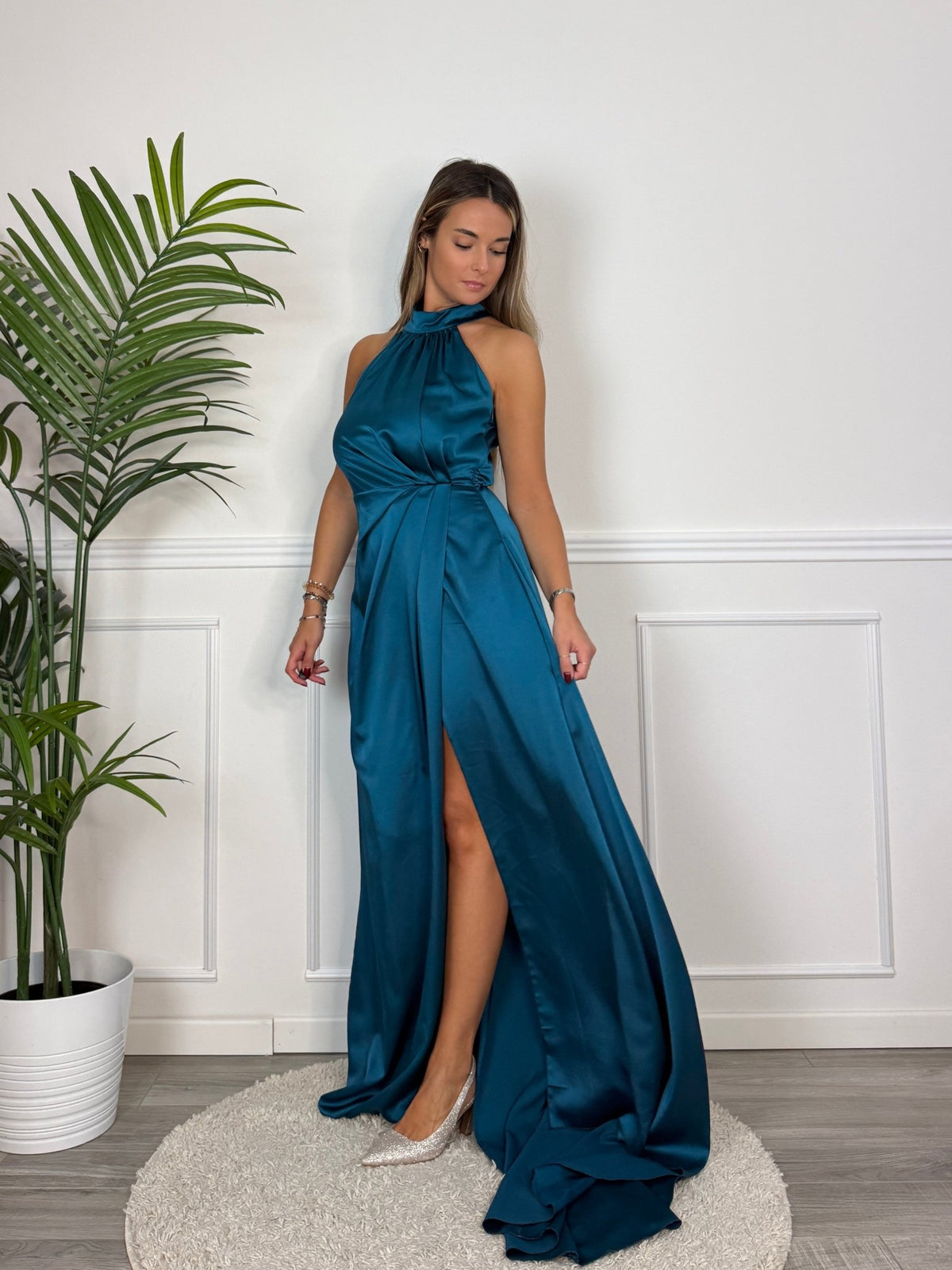 Vestito lungo in raso con spacco KRISTAL - Follie by Alice