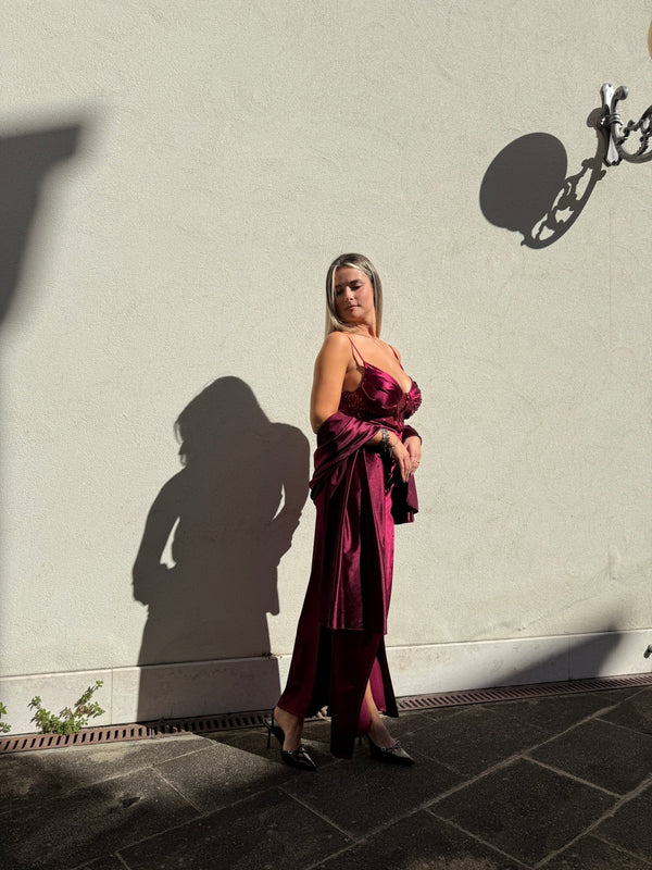 Vestito lungo in raso con top a corsetto con paillettes, drappeggio e spacco profondo - Follie by Alice