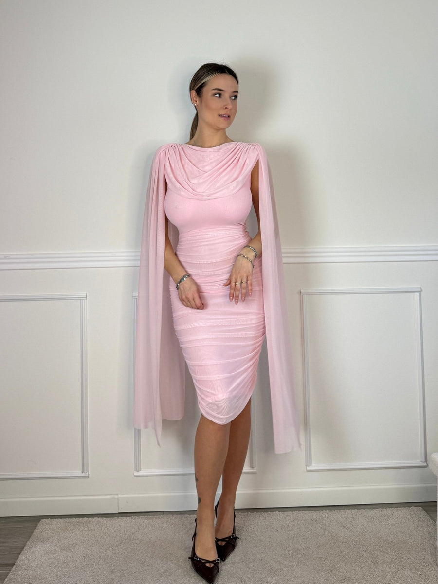 Vestito lungo in tulle con scollo a cascata, schiena scoperta e cape a stola – alternate