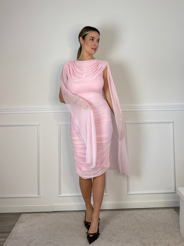 Vestito lungo in tulle con scollo a cascata, schiena scoperta e cape a stola - Follie by Alice
