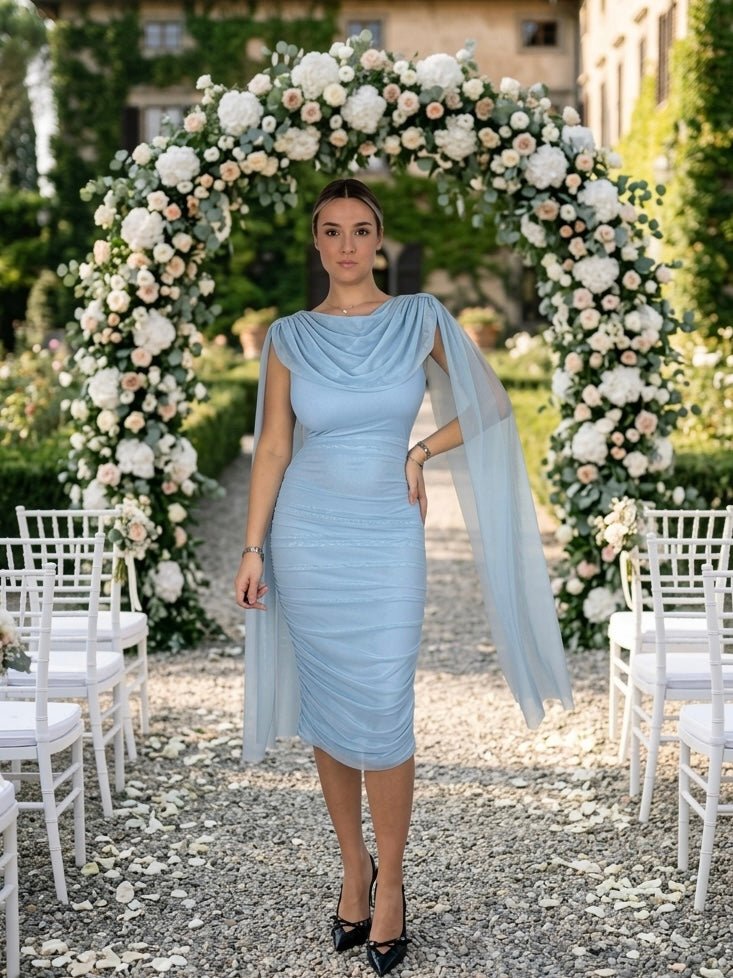 Vestito lungo in tulle con scollo a cascata, schiena scoperta e cape a stola - Follie by Alice