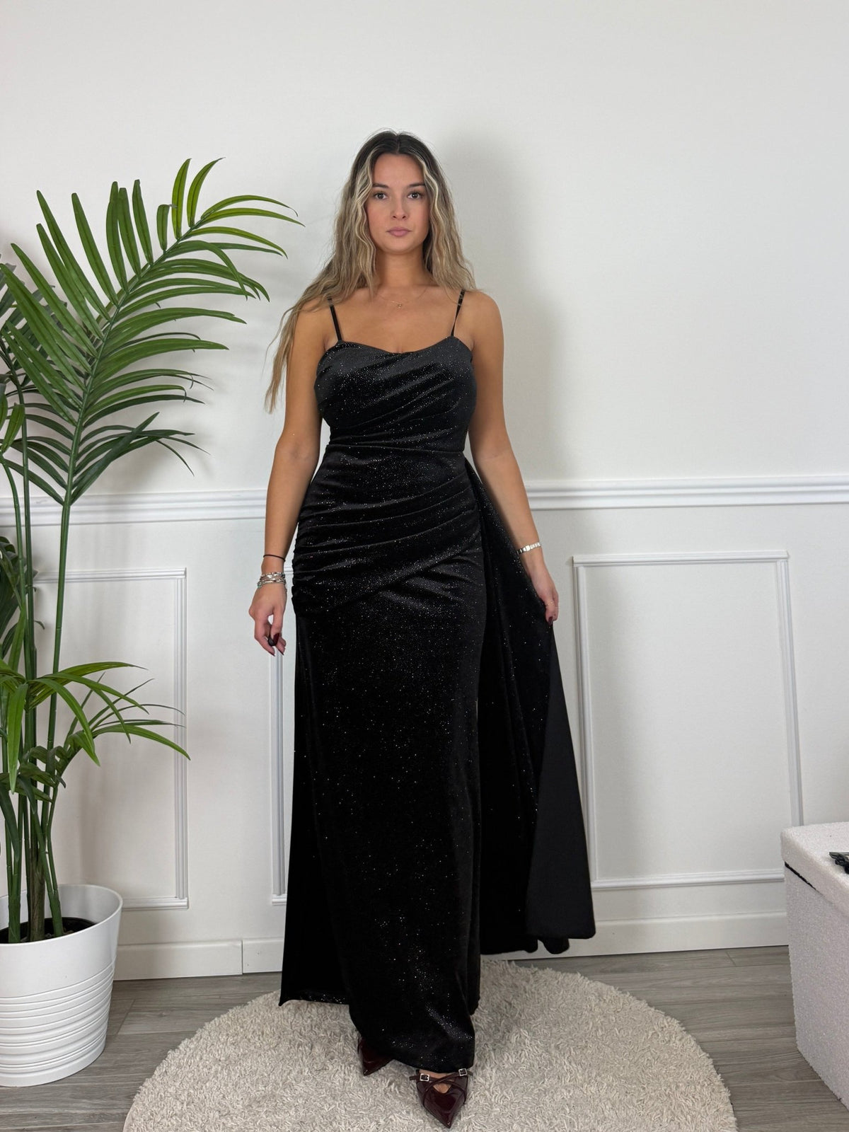 Vestito lungo in velluto glitterato con fusciacca ORIONE - Follie by Alice Immagine principale del prodotto