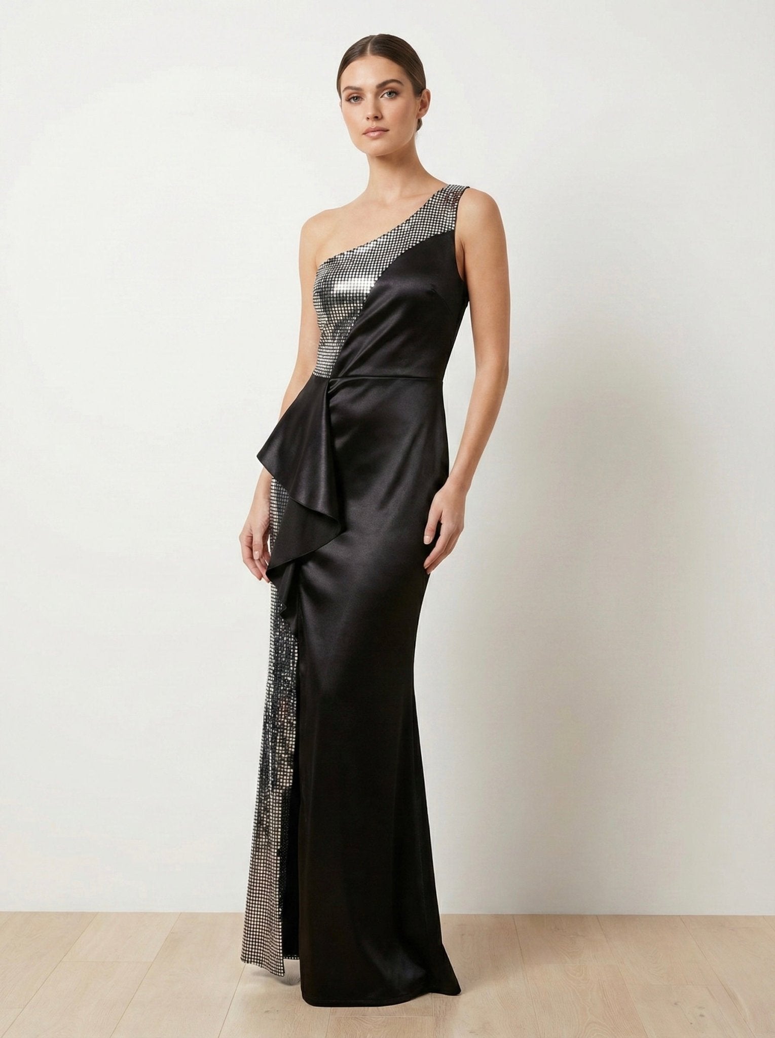 Vestito lungo nero in raso con brillanti argento e spacco - Follie by Alice