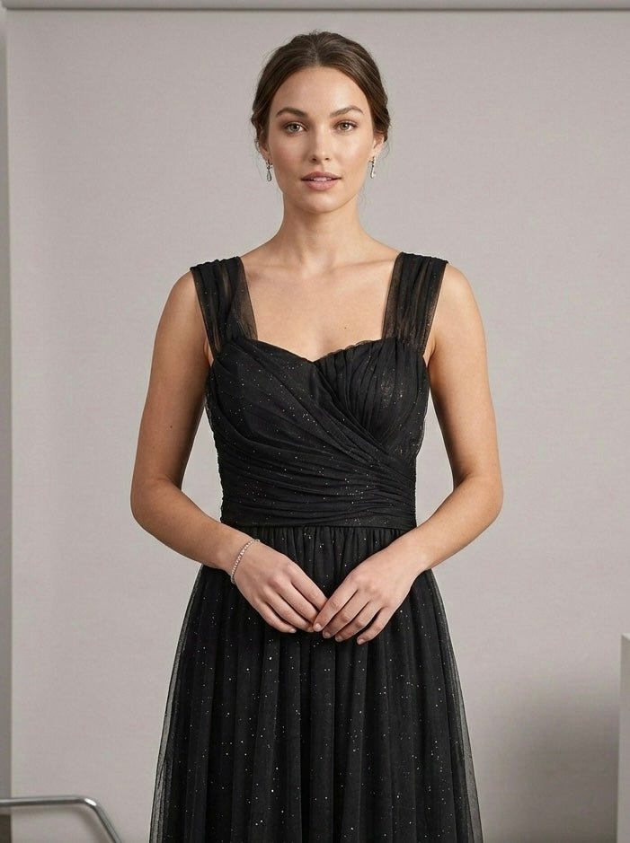 Vestito lungo nero in tulle con brillanti e coppe a conchiglia - Follie by Alice