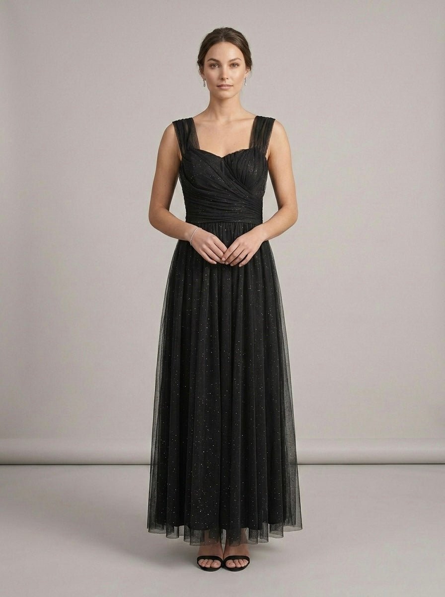 Vestito lungo nero in tulle con brillanti e coppe a conchiglia - Follie by Alice