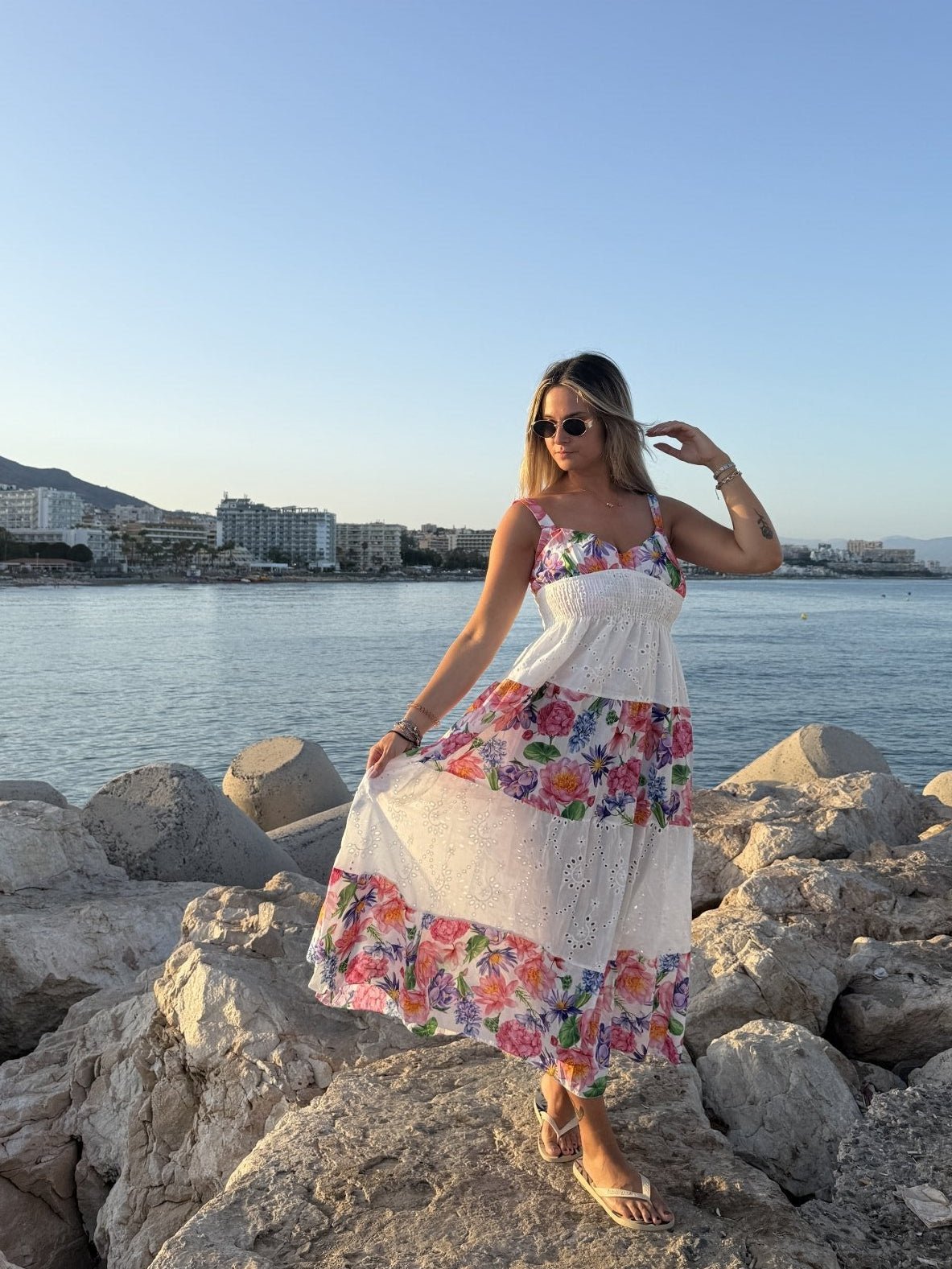 Vestito lungo sangallo con stampa floreale BENALMÁDENA - Follie by Alice