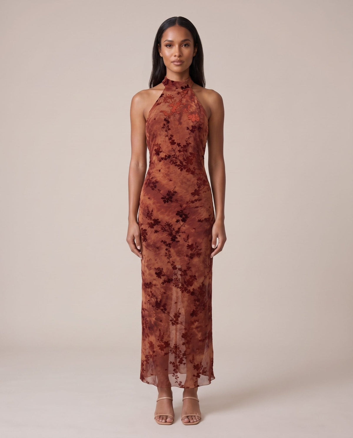 Vestito lungo velato con collo halter e ricami in pizzo di velluto SIENNA - Follie by Alice