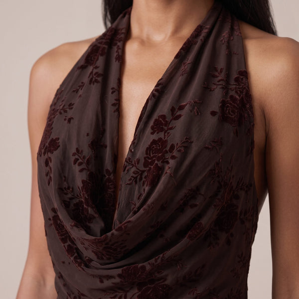 Vestito lungo velato con scollo a cappuccio e rose in pizzo di velluto ROSALIE - Follie by Alice