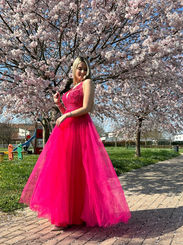 Abito fucsia con gonna in tulle, ricami in pizzo e perline - Follie by Alice