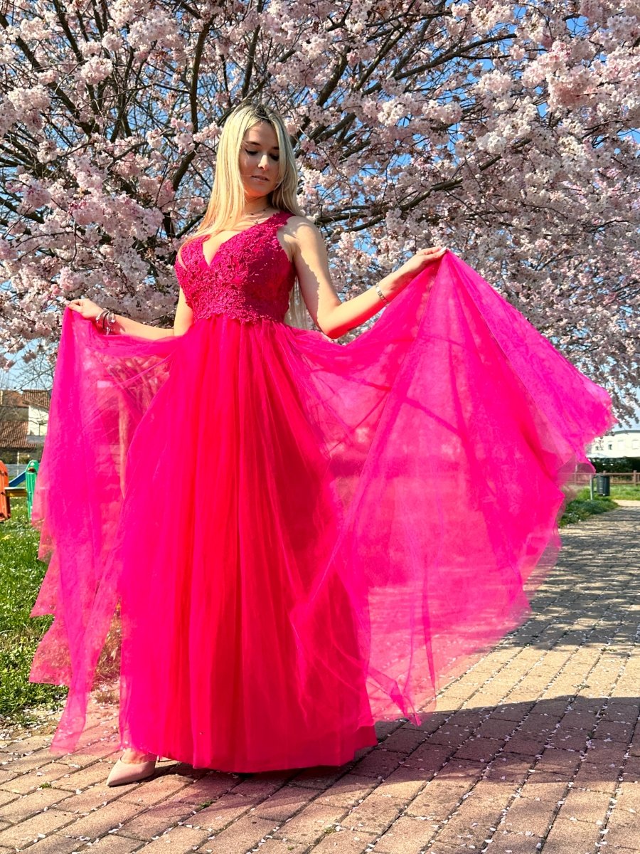 Abito fucsia con gonna in tulle, ricami in pizzo e perline - Follie by Alice