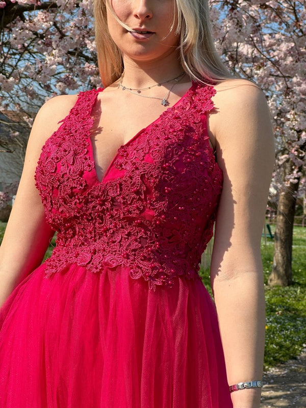 Abito fucsia con gonna in tulle, ricami in pizzo e perline - Follie by Alice