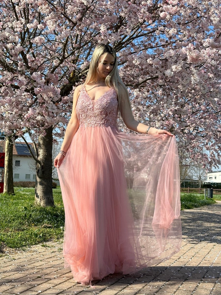 Abito rosa con gonna in tulle, ricami in pizzo e perline - Follie by Alice