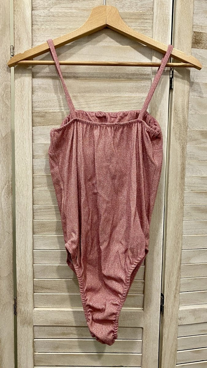 Costume intero rosa effetto glitterato – alternate