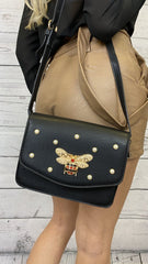 Borsa a tracolla nera con dettagli oro e perline bianche - Follie by Alice