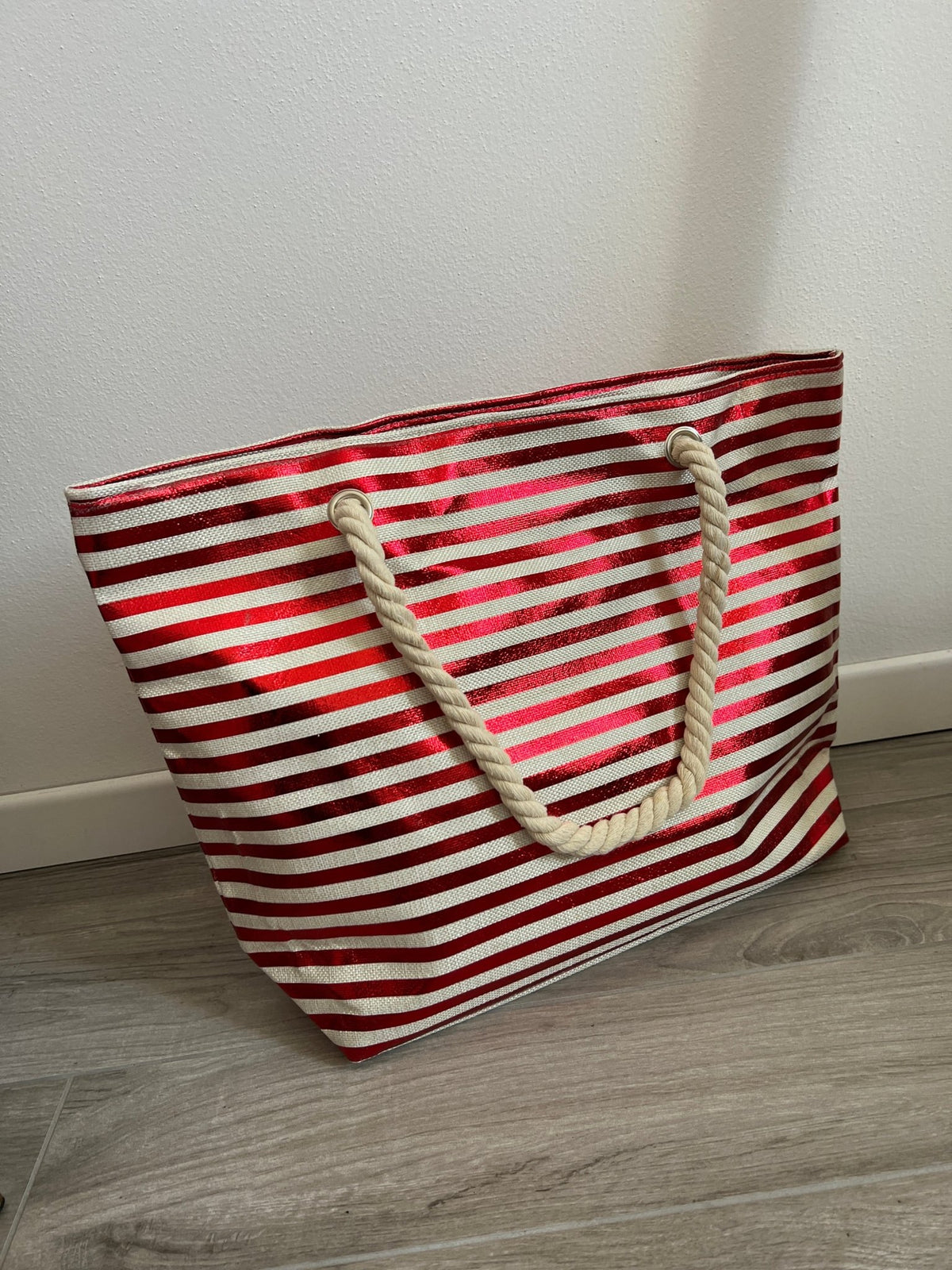 Borsa mare a righe rosse con manici in corda - Follie by Alice Immagine principale del prodotto