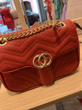 Borsa piccola rossa con tracolla in metallo e dettagli oro - Follie by Alice