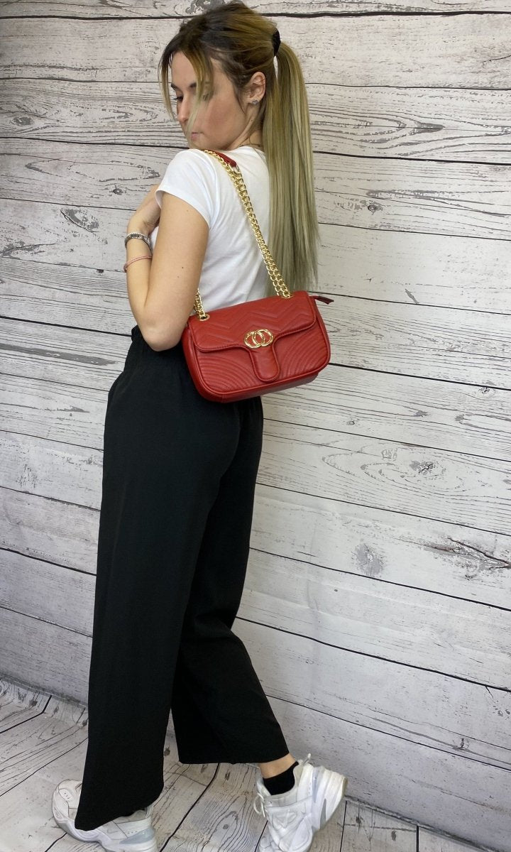 Borsa piccola rossa con tracolla in metallo e dettagli oro - Follie by Alice