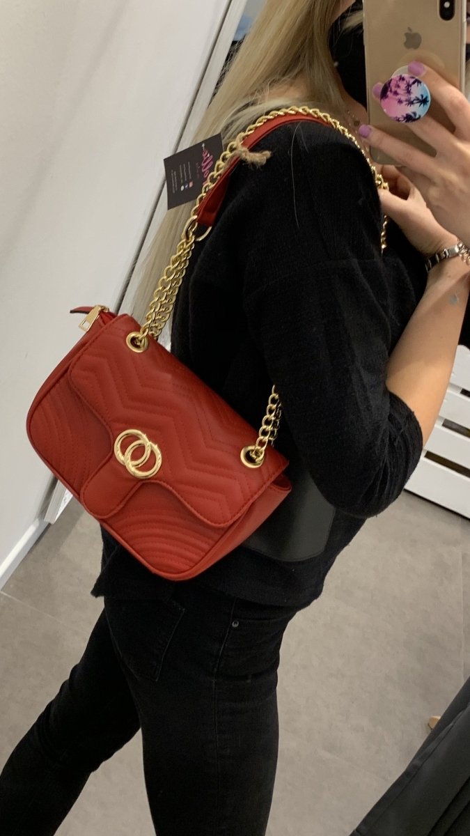 Borsa piccola rossa con tracolla in metallo e dettagli oro - Follie by Alice
