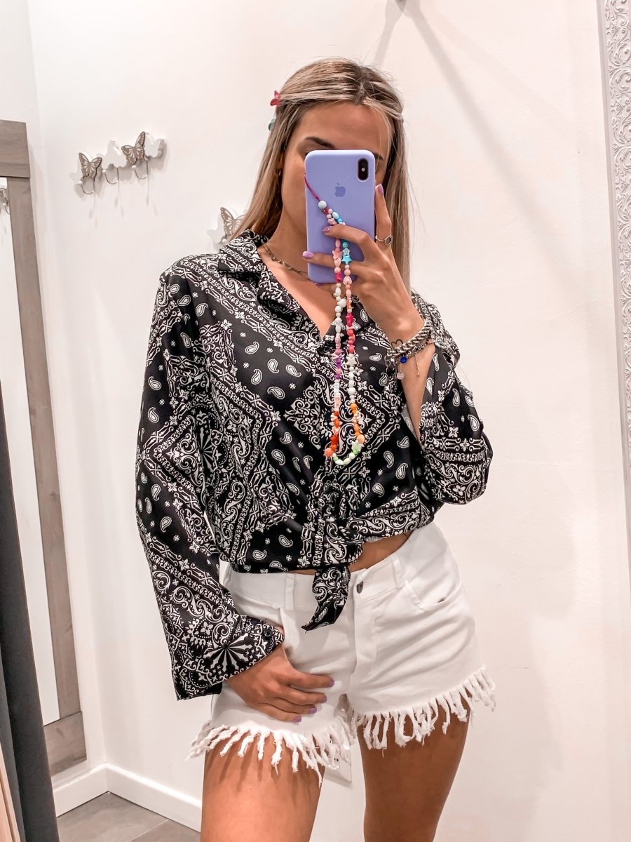 Camicia nera con fantasia bandana – alternate