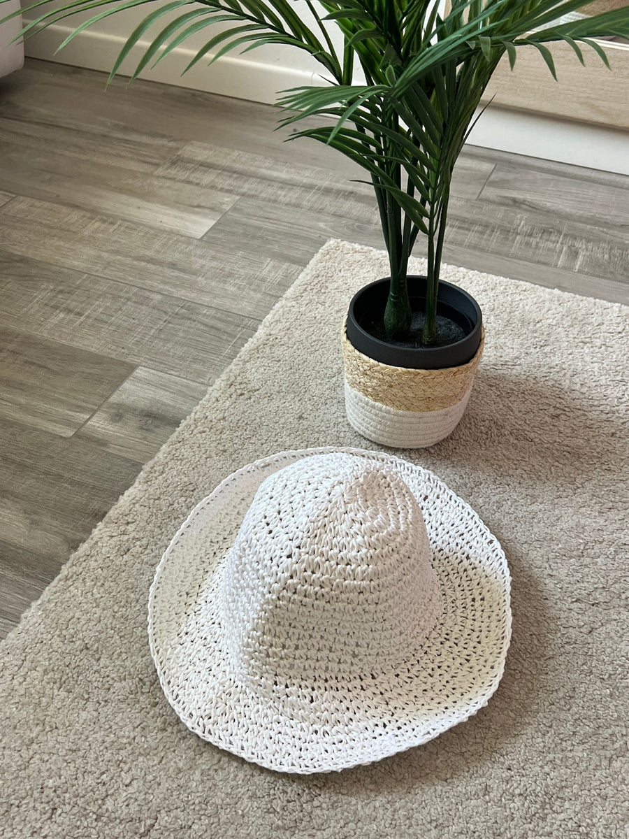 Cappello di paglia bianco