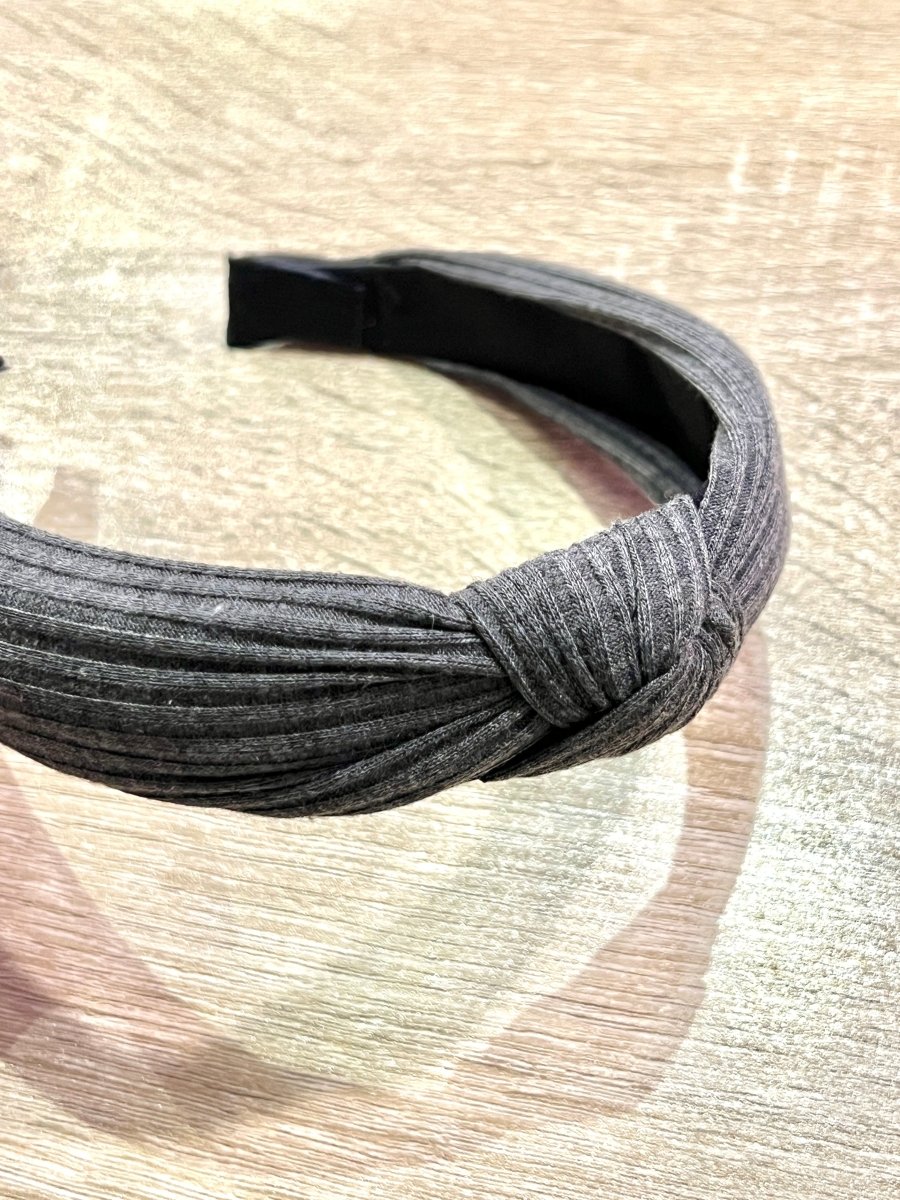 Cerchietto grigio in tessuto – alternate