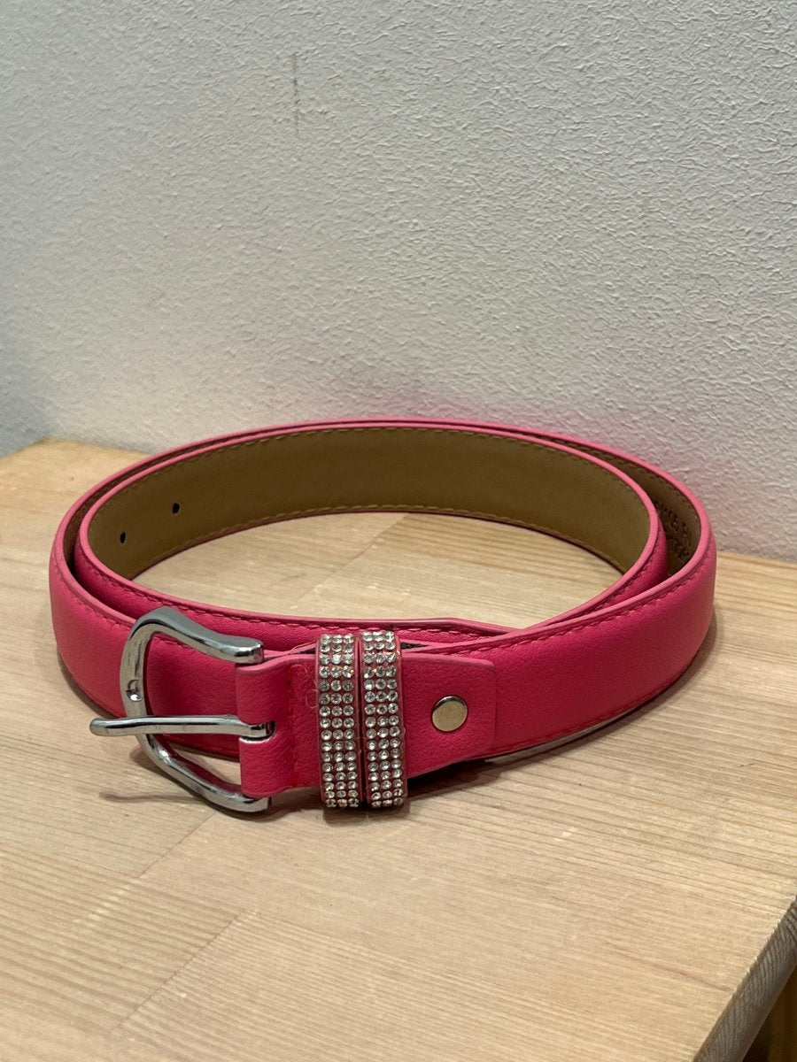 Cintura fucsia con fibbia in metallo con strass – alternate