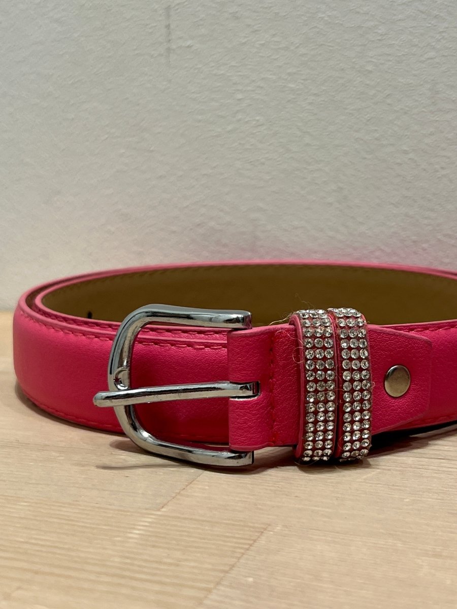 Cintura fucsia con fibbia in metallo con strass