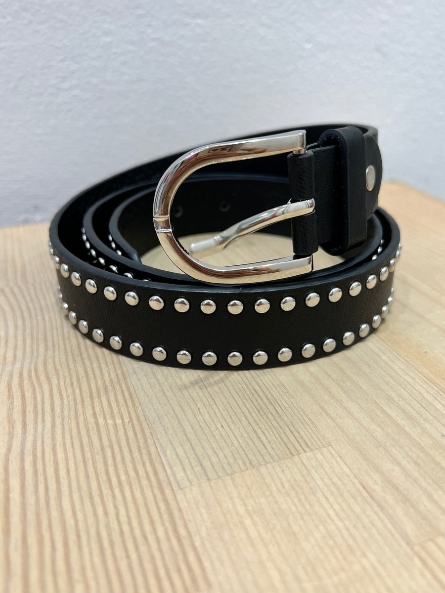 Cintura nera con borchie piatte