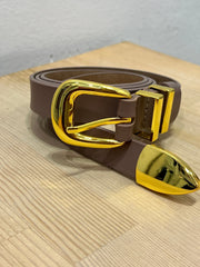 Cintura taupe in pelle con fibbia dorata