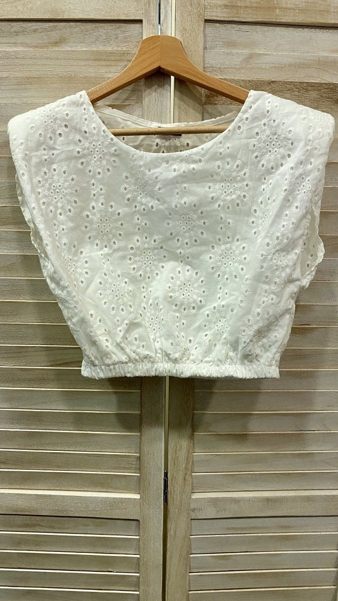 Crop top bianco con ricami e spalle imbottite - Follie by Alice