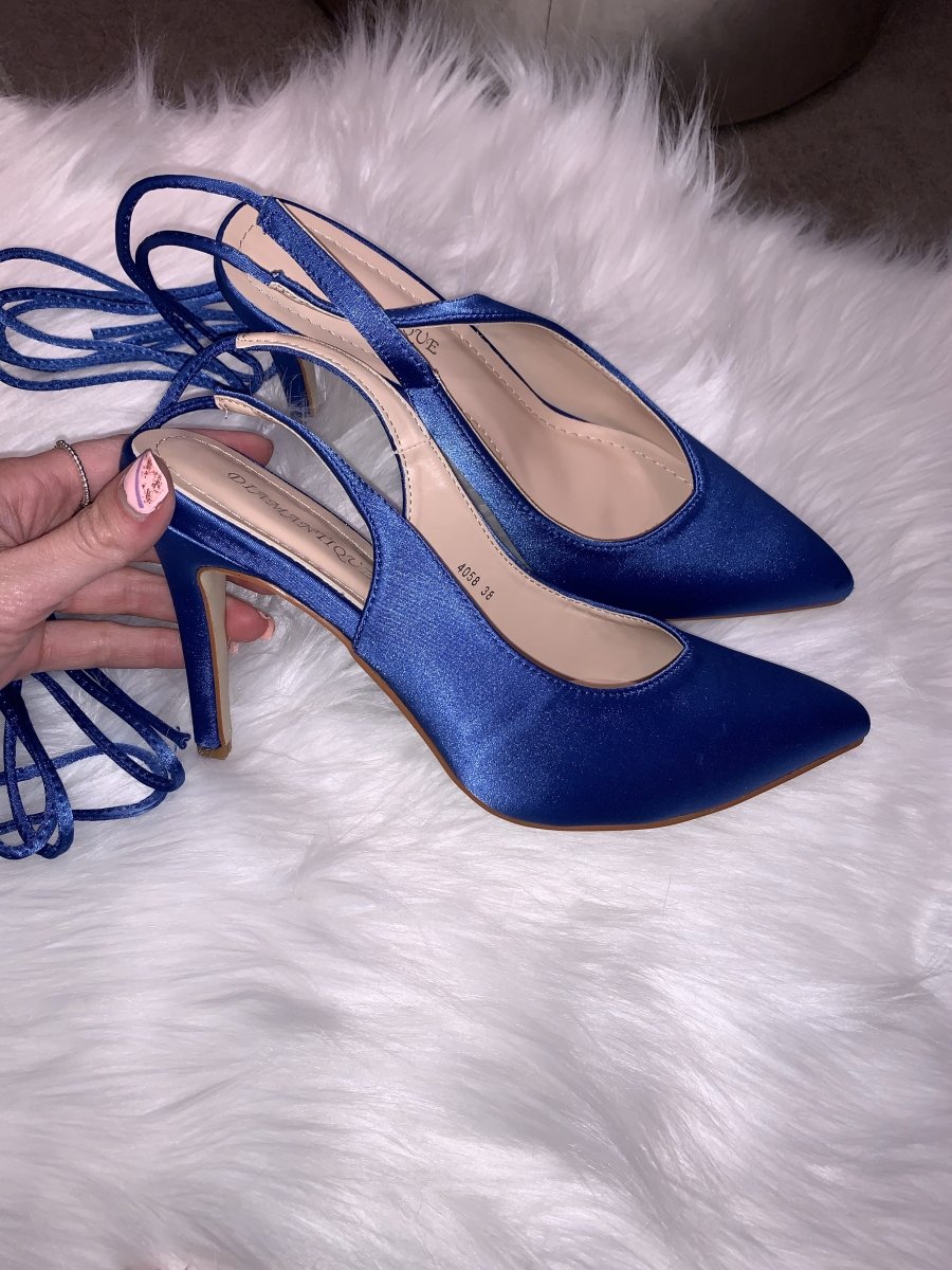 Dècolletè slingback blu effetto satin con laccetti alla caviglia e tacco 10 cm - Follie by Alice