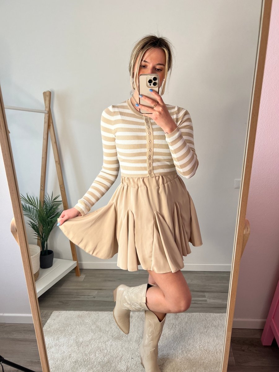 Gonna beige a ruota