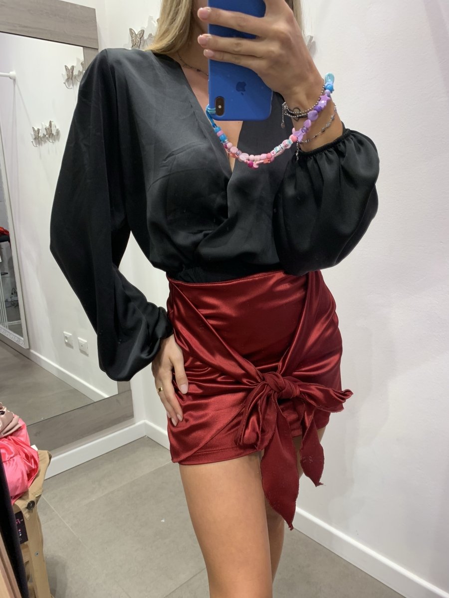 Gonna bordeaux effetto satin con fiocco