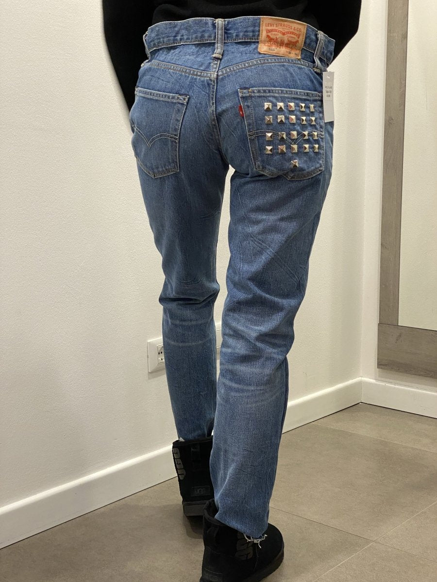 Jeans lunghi Levi's Vintage a caramella con borchie a piramide sulla tasca - Follie by Alice