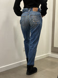 Jeans lunghi Levi's Vintage a caramella con borchie a piramide sulla tasca - Follie by Alice